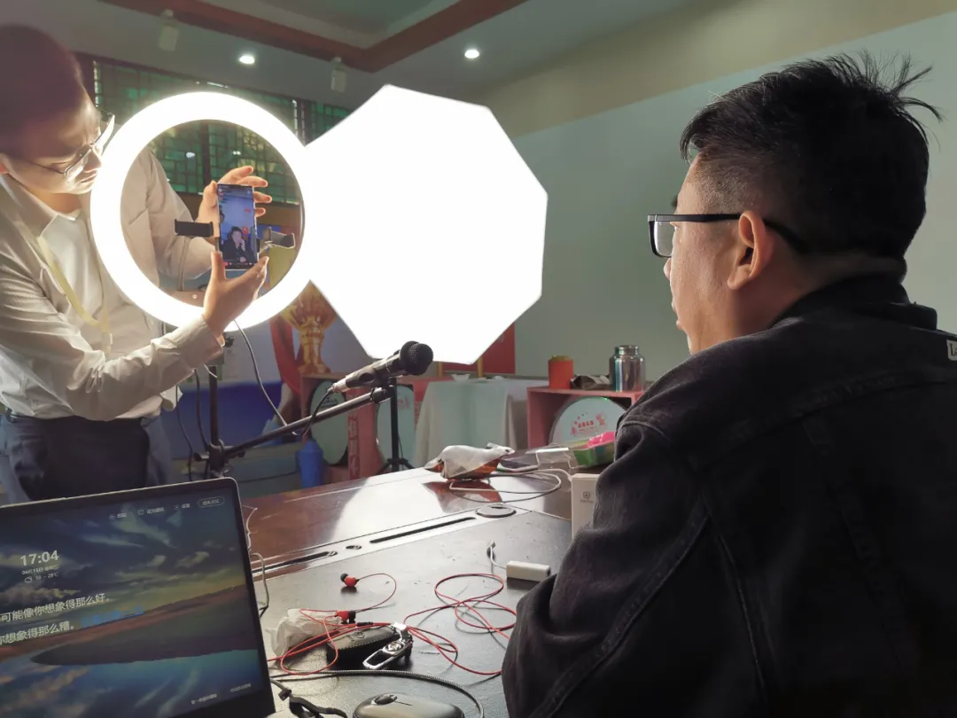 東旭大別山-茶油哥 直播首秀京東旗艦店